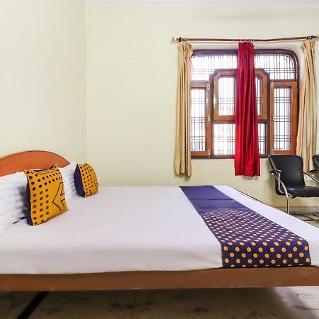 فندق لاكناوفي  Spot On 70311 Rangoli Palace المظهر الخارجي الصورة