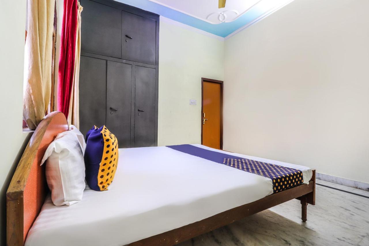 فندق لاكناوفي  Spot On 70311 Rangoli Palace المظهر الخارجي الصورة