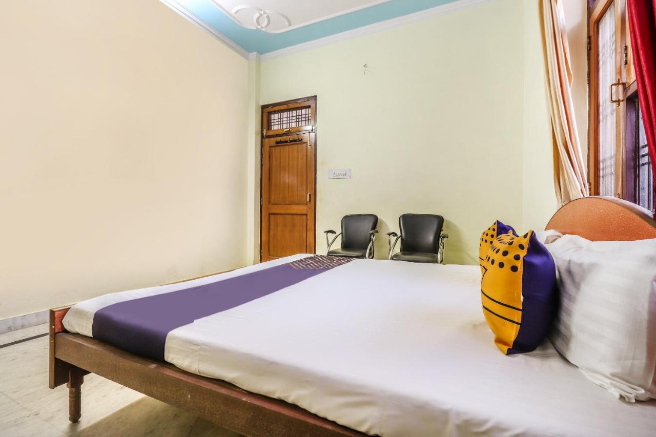 فندق لاكناوفي  Spot On 70311 Rangoli Palace المظهر الخارجي الصورة