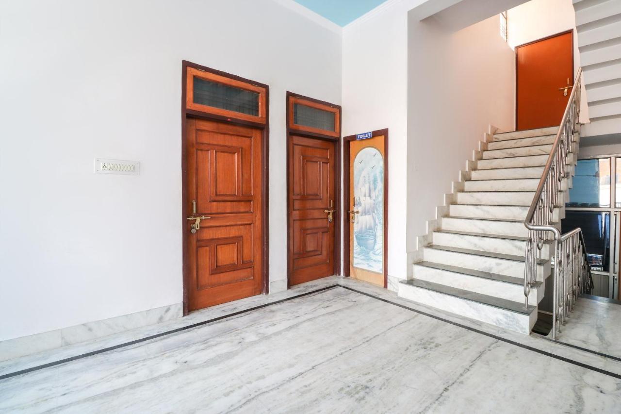 فندق لاكناوفي  Spot On 70311 Rangoli Palace المظهر الخارجي الصورة