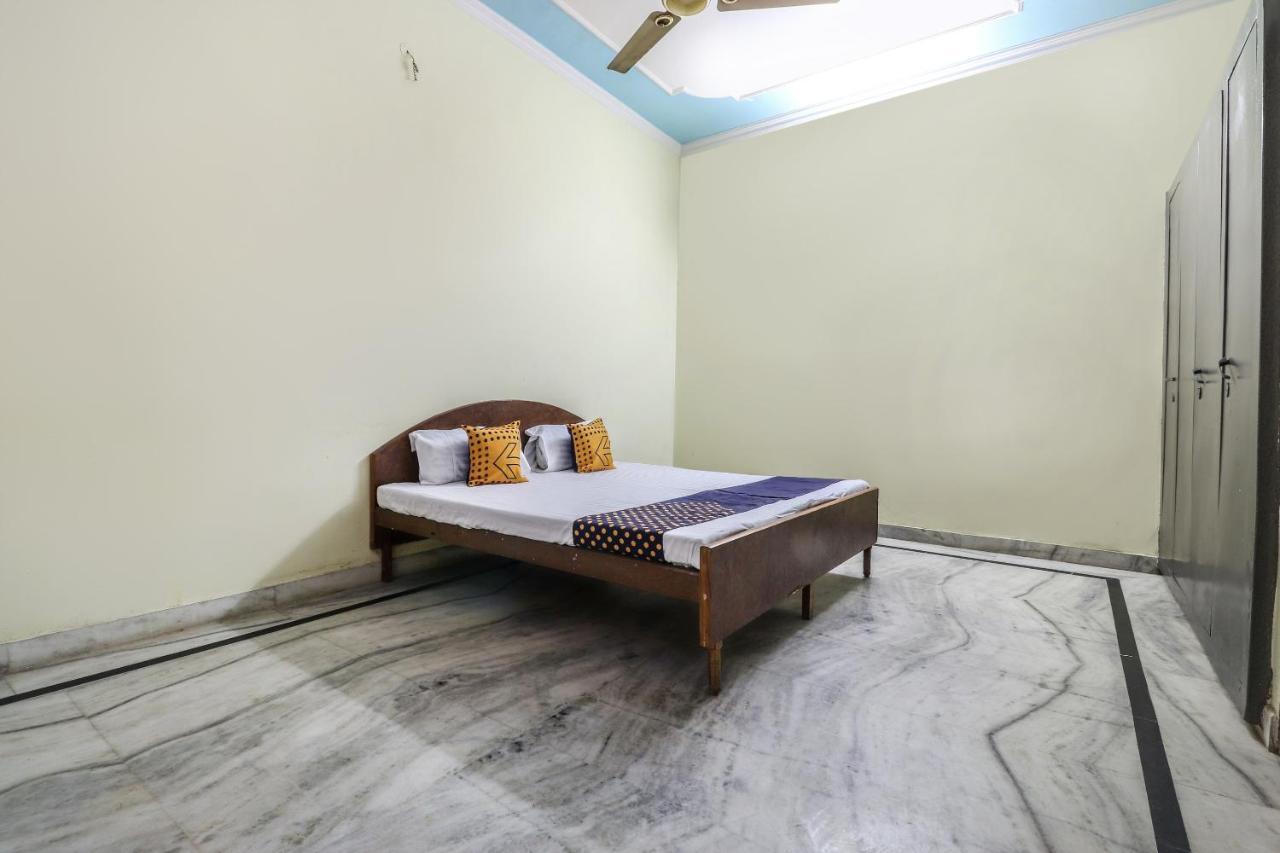 فندق لاكناوفي  Spot On 70311 Rangoli Palace المظهر الخارجي الصورة