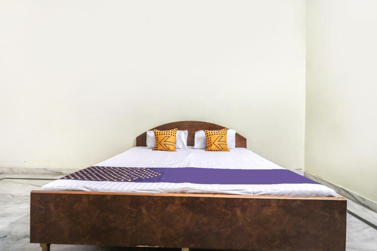 فندق لاكناوفي  Spot On 70311 Rangoli Palace المظهر الخارجي الصورة